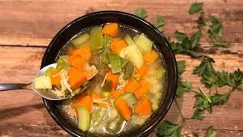 شوربة الخضار الشهية على الطريقة اللبنانية
