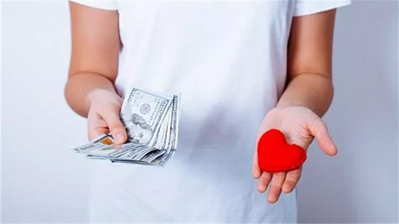 هل يمكن لصاحب المال شراء قلوب الاخرين ؟ دراسة علمية تكشف