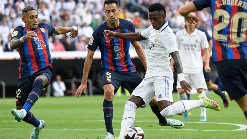 فيديو .. هدف ريال مدريد الثالث أمام برشلونة