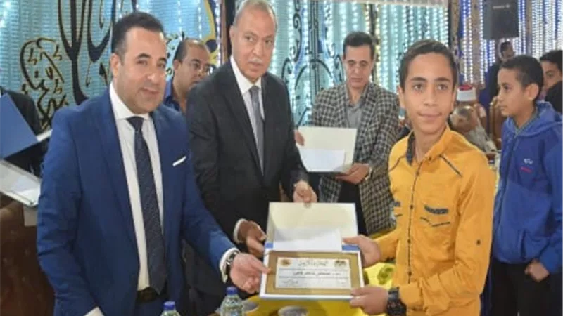 الهجان:حفظة القرآن نماذج تقدم للمجتمع وسطية الدين الإسلامى|فيديو