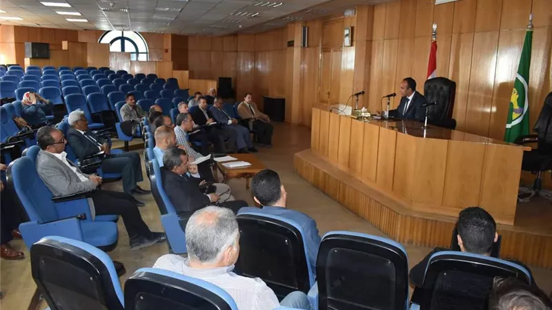 نائب محافظ المنيا يتابع الموقف التنفيذى لمشروعات 
