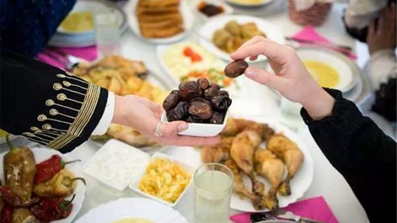 من التعاليم النبوية _ عند الدعوة للطعام