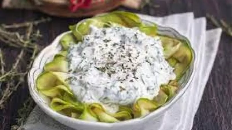 سلطة الكوسا باللبن والنعناع