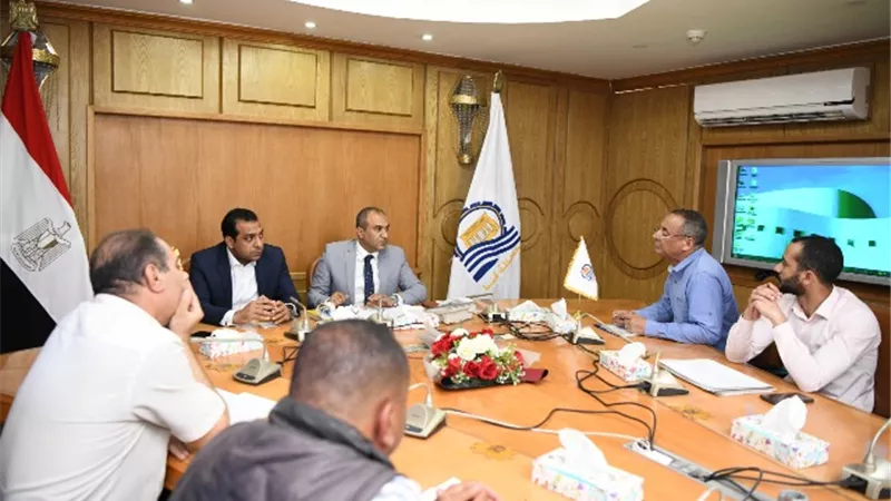 نائب محافظ قنا يتابع الموقف التنفيذى لمنظومة المتغيرات المكانية