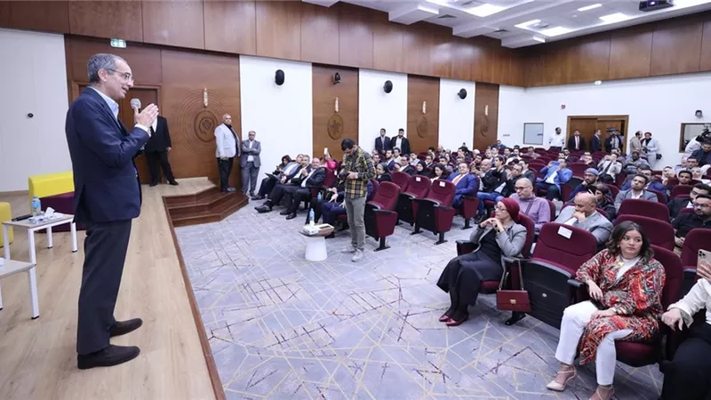 وزير الاتصالات : 30% من القوى العاملة بمصر ذاتية التشغيل