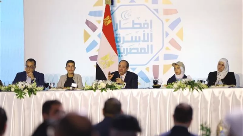 الرئيس للمواطنين : علينا أن نبقى يدا واحدة ونثق فيما أنجزناه