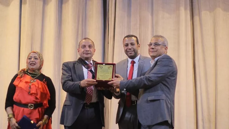 رئيس جامعة بني سويف يشهد لليله رمضانيه لطلاب من أجل مصر