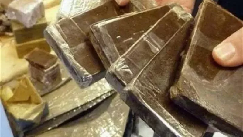سقوط اسماعيلاوى ب 25 كيلو حشيش