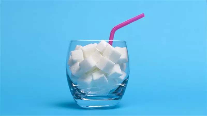 احذر تناول أكثر من مشروب سكرى واحد يوميا..لهذه الأسباب الخطيرة