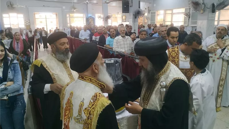 الأنبا بموا اسقف السويس يترأس صلاة جمعة ختام الصوم