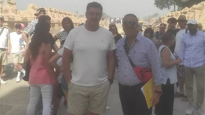 روى فيتوريا مدرب منتخب مصر وأسرته فى زيارة للأقصر