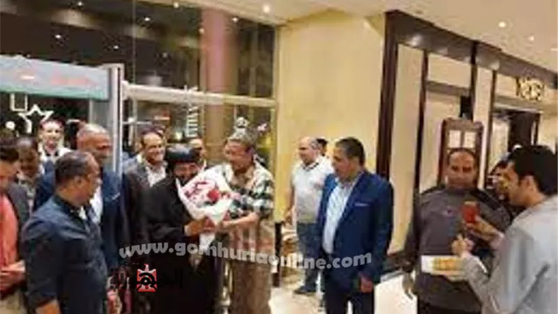 اسقف البحرالأحمر يهنئ نزلاء الفنادق ويوزع هدايا في جولته بالغردقة