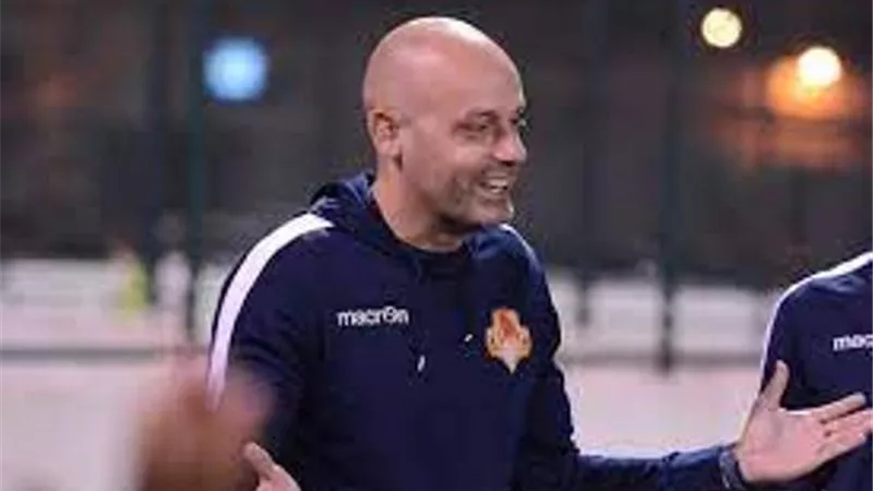 مدرب فالنسيا السابق .. من هو مساعد المدير الفنى الجديد للزمالك