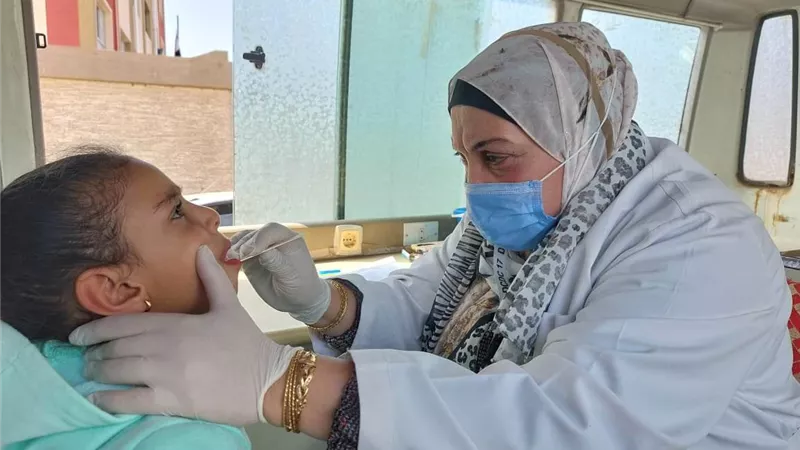 علاج ١٣٢١ مواطنا بالمجان في قافلة طبية بدمياط