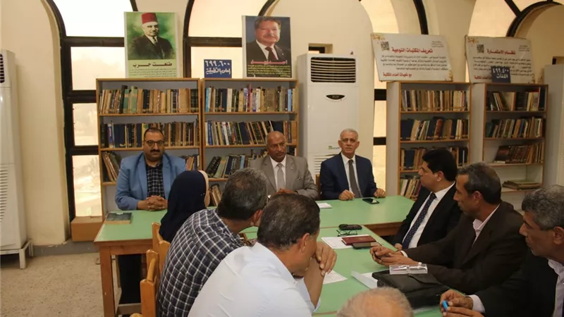 محافظ بنى سويف يناقش خطة الاستعدادات لامتحانات نهاية العام