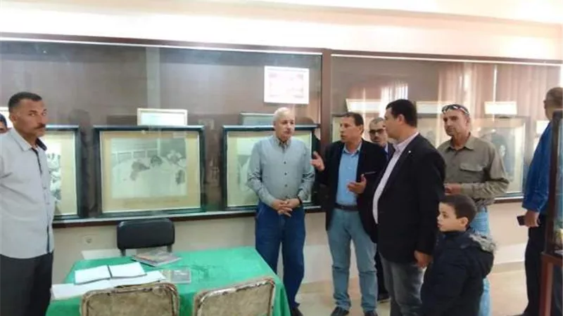 وضع إكليل من الزهورعلى النصب التذكاري لمذبحة شهداء مدرسة بحرالبقر