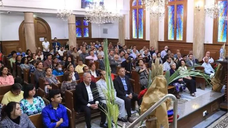 رئيس الإنجيلية يحتفل مع كنيسة حدائق القبة ب