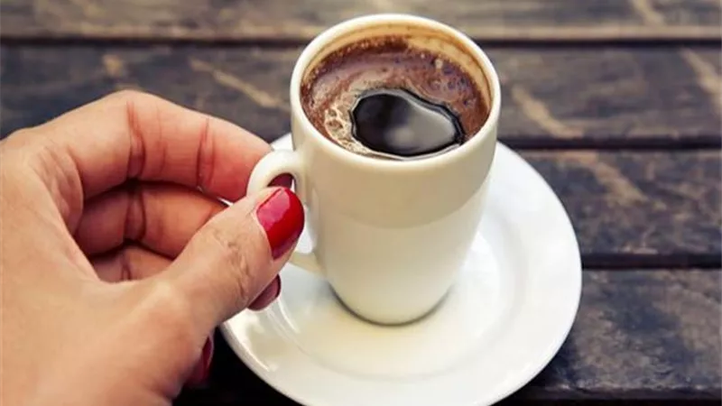 عادات خاطئة لشرب القهوة في شهر رمضان.. تجنبها