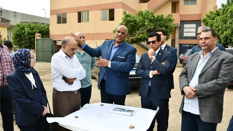 وزير الرياضة يتفقد اعمال تطوير مركز شباب مدينة نصر