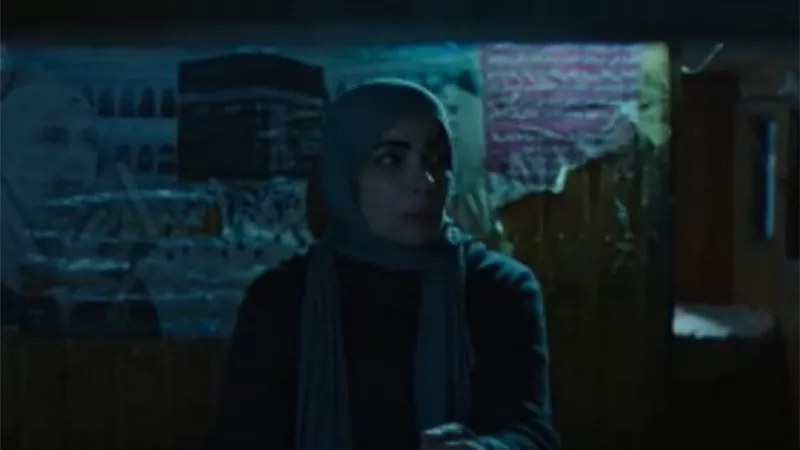 منى زكى تنجح بـ اصطياد جمبري وسمك