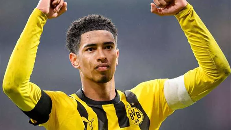 أسطورة ليفربول يحذر الريدز وريال مدريد من التعاقد مع بيلينجهام