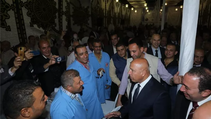 وزير النقل يزور الورش المركزية لشركة شرق الدلتا