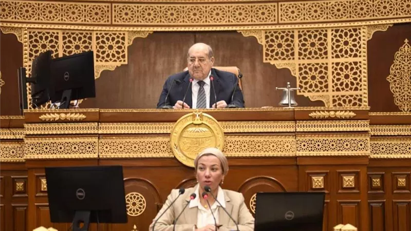 وزيرة البيئة تستعرض ملامح تعزيز الحكومة للاقتصاد الدوار