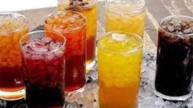 طبيب يحذر من خطورة تناول العصائر على الافطار