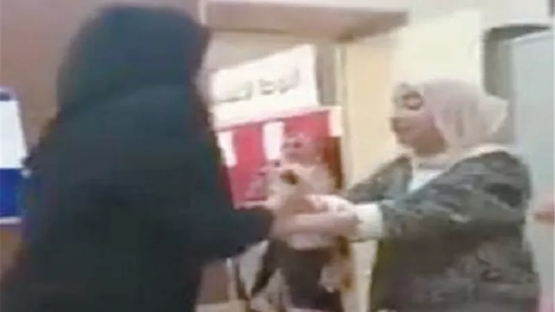 خناقة كبيرة.. بين الطالبة والمديرة