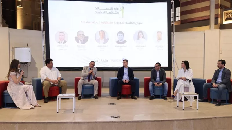 وزير الاتصالات يلتقى رواد الأعمال ومؤسسى الشركات التكنولوجية الناشىة