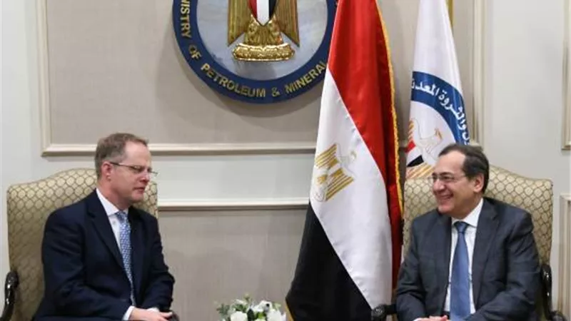 وزير البترول يستقبل السفير البريطانى لبحث أنشطةالشركات البريطانية