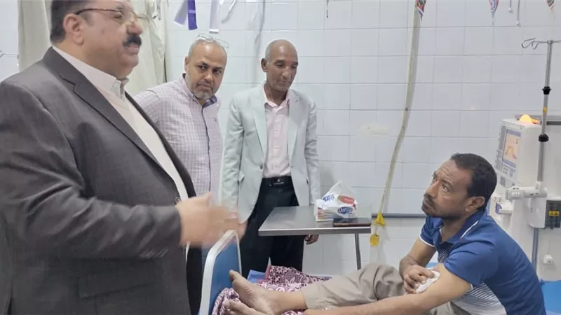 رئيس مدينة سفاجا يتفقد قسم الغسيل الكلوي بالمستشفى المركزي..صور