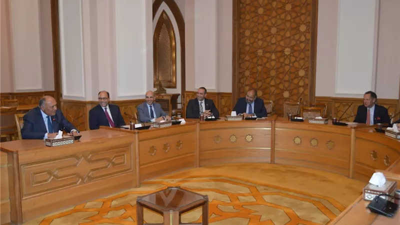 وزير الخارجية يستقبل أعضاء غرفة التجارة الأمريكية