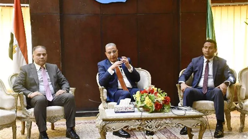 محافظ الفيوم يشهد ندوة إعداد التقاريرالطوعية لتحقيق أهداف التنمية