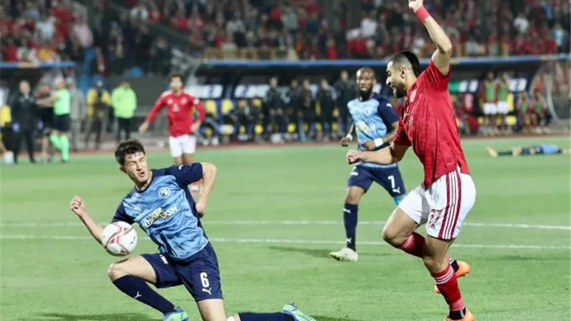 ركلة الجزاء الملغاة للاهلى امام بيراميدز ترند على السوشيال ميديا