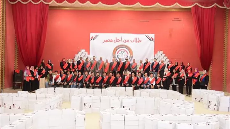 طلاب من أجل مصر بجامعة سوهاج تدشن مبادرة 