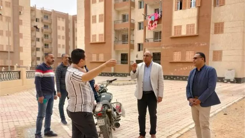 تفاصيل زيارة رئيس جهاز سوهاج الجديدة لمناطق الإسكان الإجتماعى صور