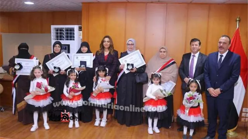 محافظ دمياط تُكرم الأمهات المثاليات لأنهن رمز العطاء والتضحية