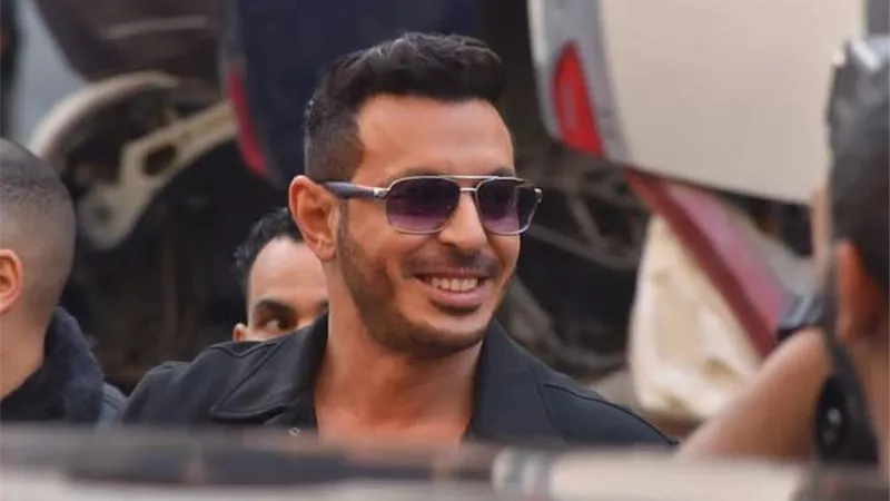 مصطفى شعبان يداعب متابعيه من كواليس 