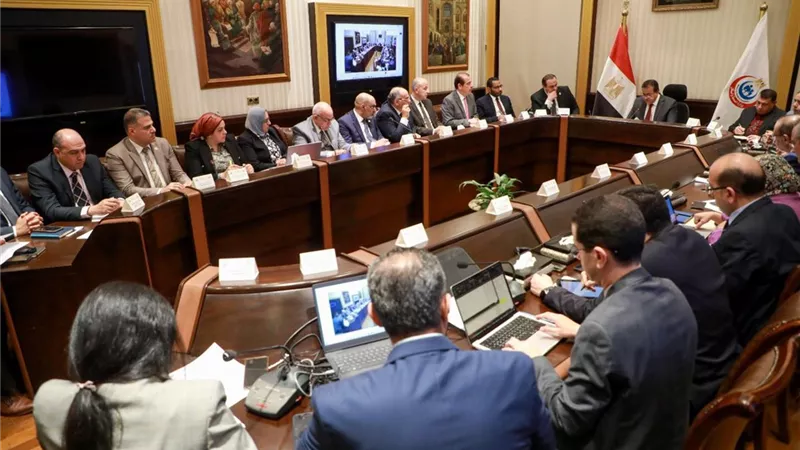 وزير الصحة يوجه بتطوير آليات العمل بمستشفى أورام الإسماعيلية