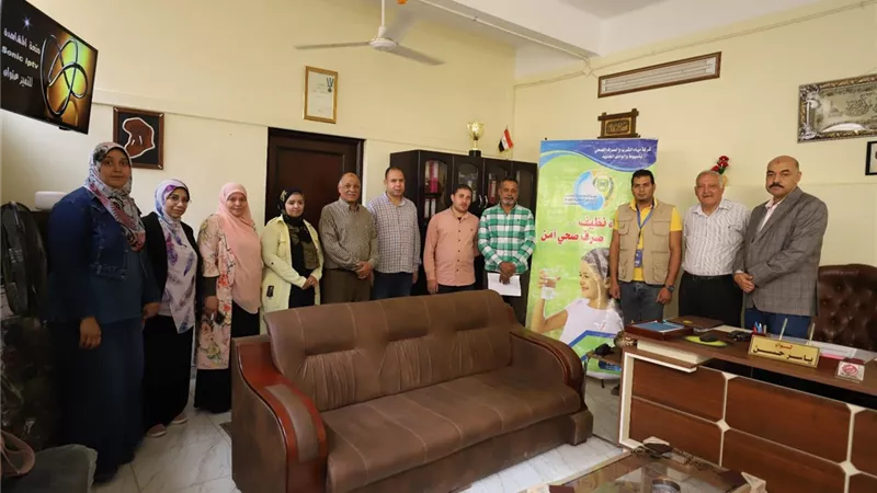 محافظ قنا يكرم الأمهات المثاليات على مستوى الوحدات المحلية
