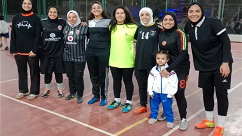رابطة خريجي جامعة عين شمس تنظم دوري لكرة القدم النسائية