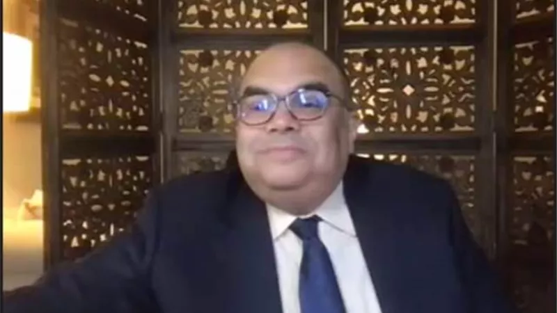 محافظ أسيوط: نشارك في مبادرة الوطنية للمشروعات الخضراء الذكية
