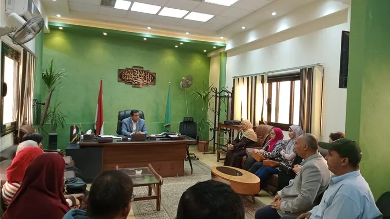 رئيس مدينة المنيا يطالب مهندسي الإدارة الهندسية التصدى للتعديات