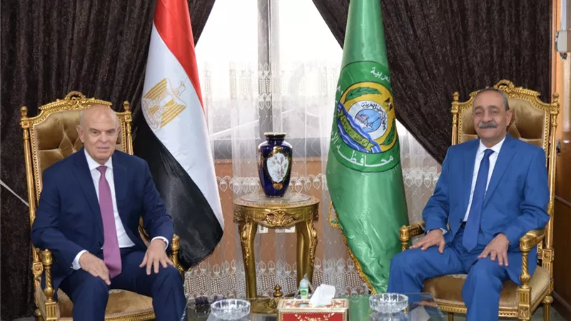محافظ الإسماعيلية يستقبل مستشار رئيس الجمهورية لمبادرة حياة كريمة