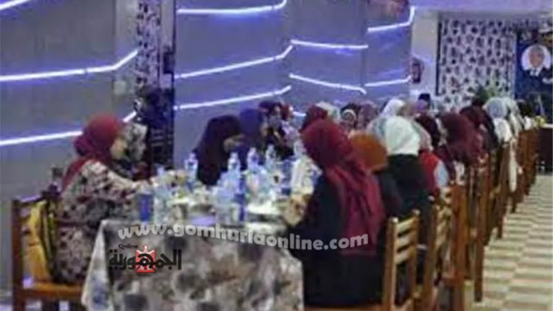 رئيس جامعة المنيا يشارك طلاب المدن الجامعية مائدة إفطار رمضان
