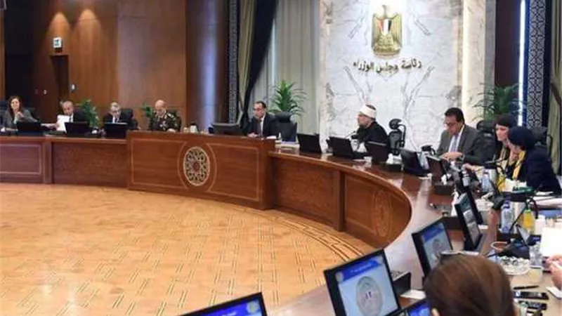 مجلس الوزراء يعقد اجتماعه الإسبوعي ويبحث عددا من الملفات الهامة