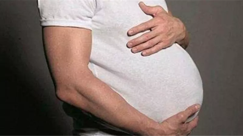 حالة طبية نادرة..فحص الحمل يظهر إيجابيا لدى رجل عمره 42 سنة