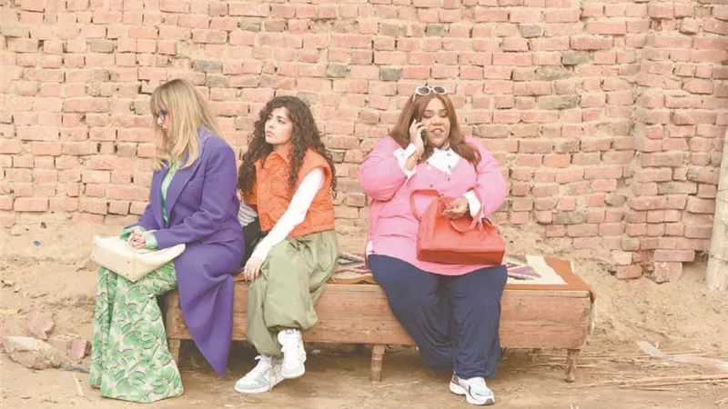 الفنانة يسرا بعد الانتهاء من التصوير: اخترت العودة بعمل كوميدى
