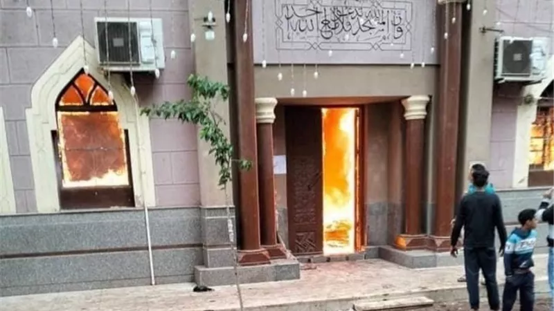 السيطرة على حريق هائل داخل مسجد في الدقهلية